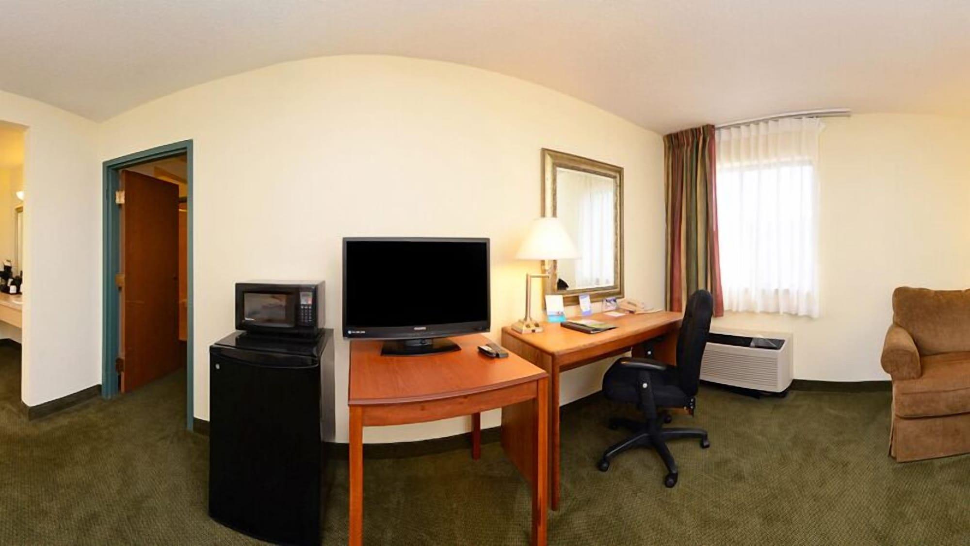 Baymont by Wyndham Decatur Hotel Bagian luar foto