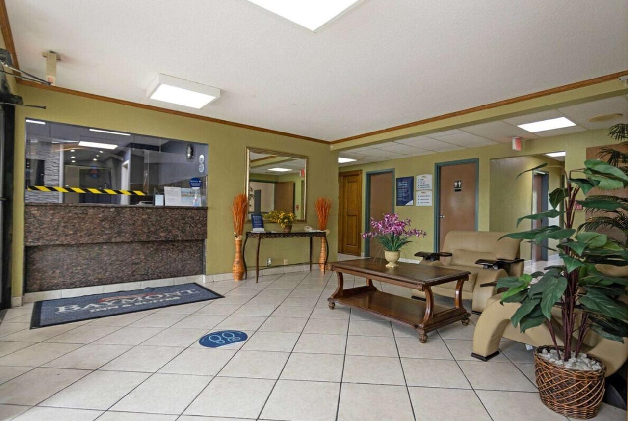 Baymont by Wyndham Decatur Hotel Bagian luar foto