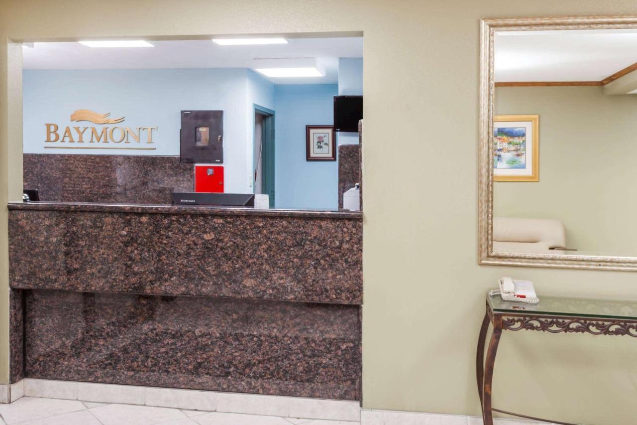 Baymont by Wyndham Decatur Hotel Bagian luar foto