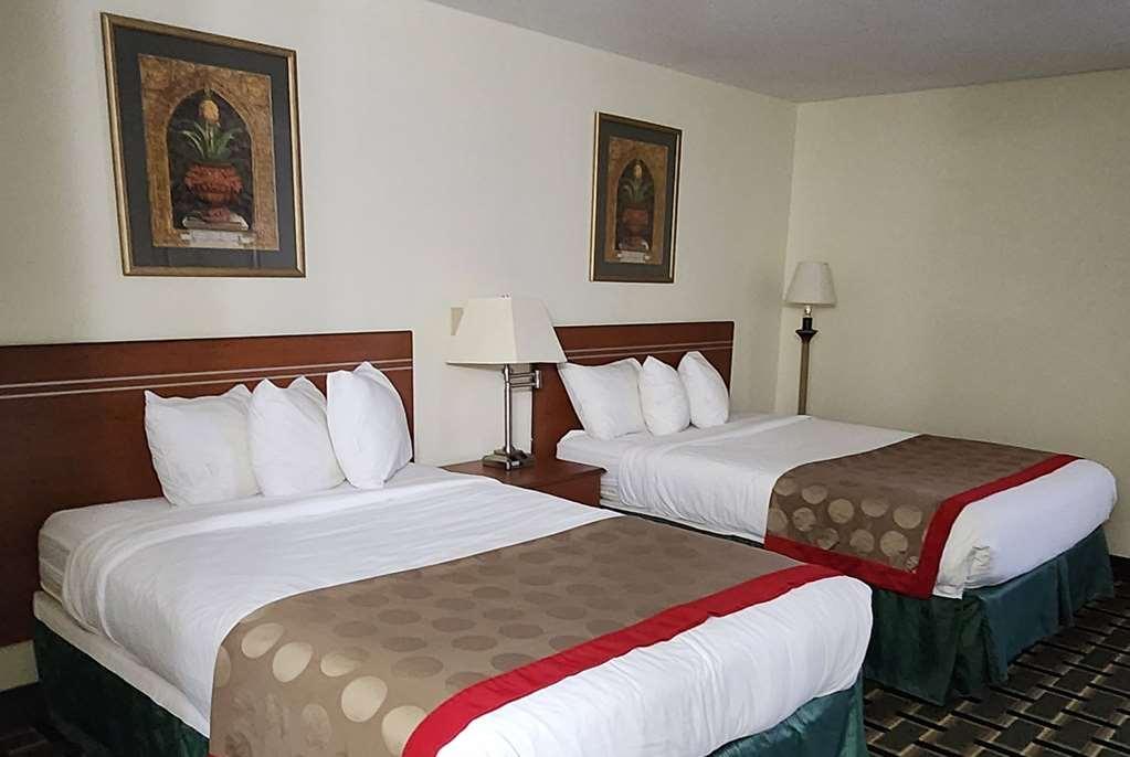 Baymont by Wyndham Decatur Hotel Ruang foto